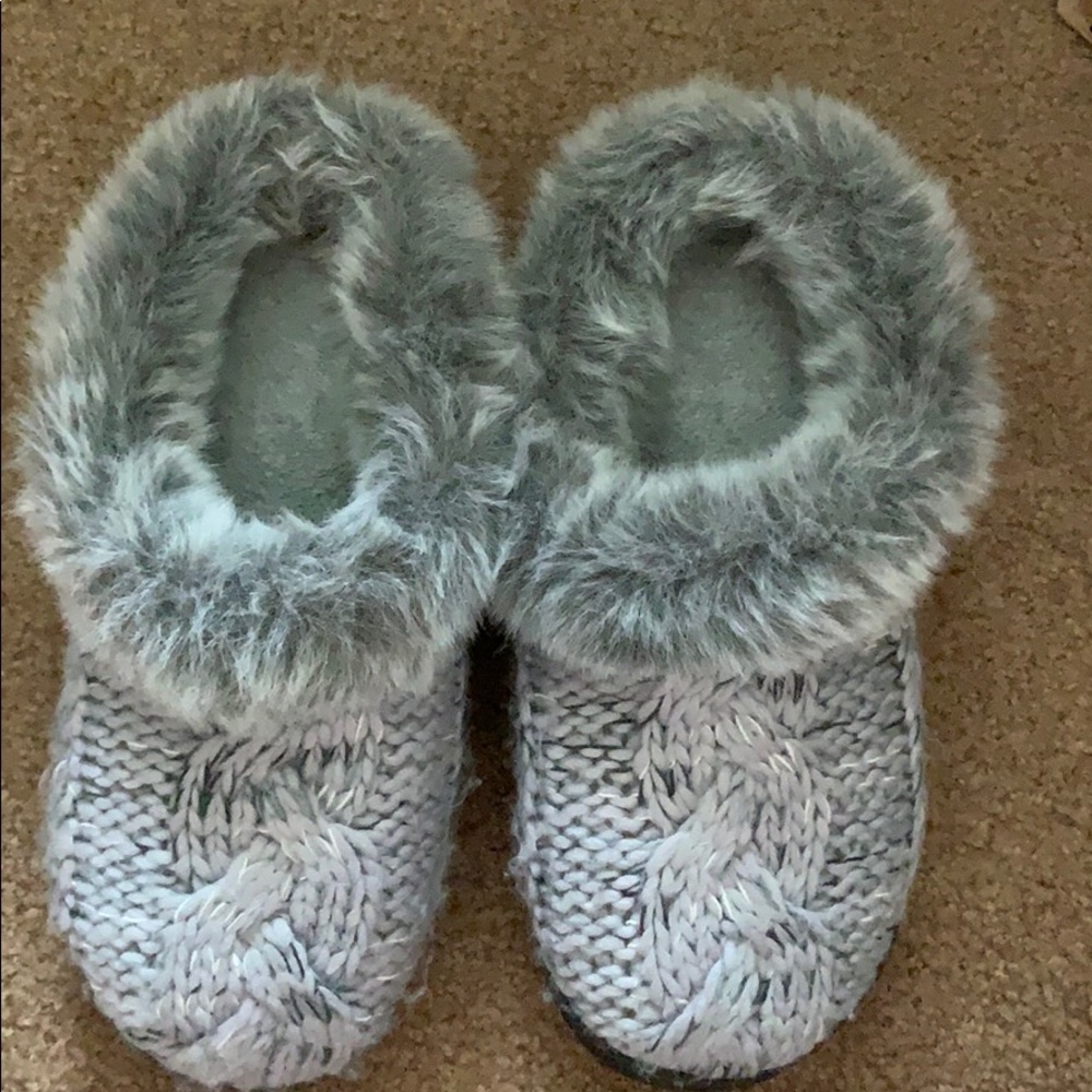Dearfoam house slippers, never worn!